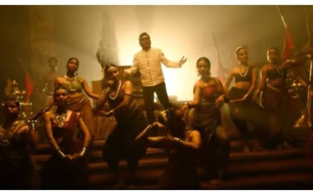 'பொன்னியின் செல்வன் 2' ஆன்தம் பாடல் வரிகள் -  Ponniyin Selvan 2 Anthem Lyrics