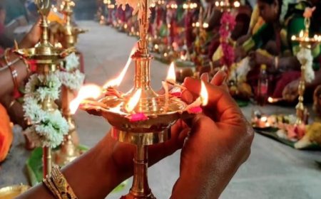 பூஜை செய்யும்போது முக்கியமான இருக்க வேண்டிய மூன்று பொருட்கள் பற்றி தெரியுமா?