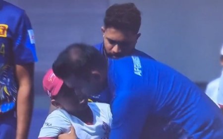 இலங்கை தேசிய கீதத்தின் போது நடந்த சோகம்.. வெயிலில் மயங்கி விழுந்த சிறுவன்!