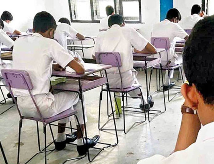 பரீட்சை எழுதிய மாணவர்களுக்கு தொழில் பயிற்சி