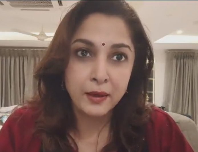 ஆபாச  படத்தில் நடித்தாரா ரோஜா... ஆதரவாக குரல் கொடுத்த ரம்யா கிருஷ்ணன்!