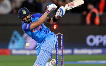 கோலியின் மீது பந்தை எரிந்து ஆஸ்திரேலிய வீரர்கள் அராஜகம்!