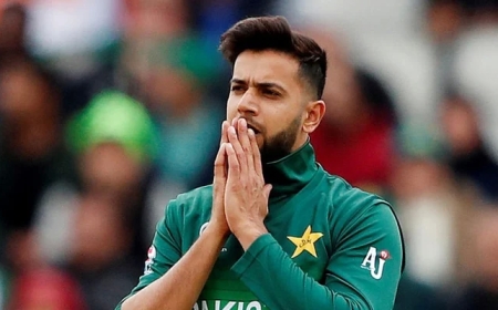 பாகிஸ்தான் அணியின் அடுத்த  கேப்டன் என சொல்லப்பட்ட வீரர் ஓய்வு அறிவிப்பு.. என்ன நடந்தது?