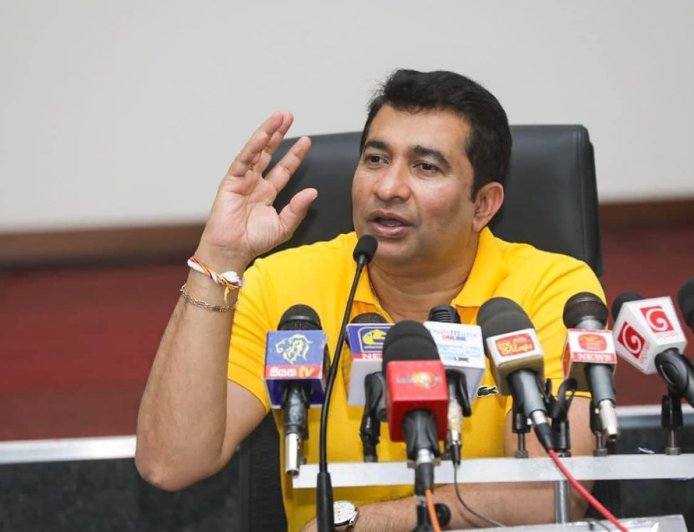 இலங்கை விளையாட்டுத்துறை அமைச்சர் அதிரடியாக பதவி நீக்கம் 