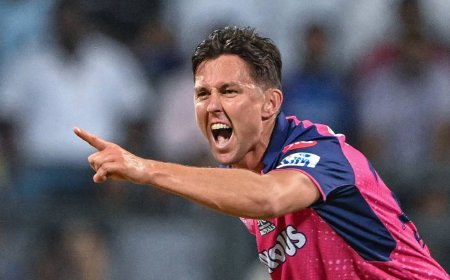 முதல் ஓவரில் அதிக விக்கெட்டுகள் எடுத்து சாதனை படைத்த வீரர்!