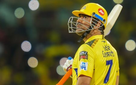 42 வயதில் முதல் இடத்தை பிடித்து அதிர விட்ட தோனி... மாஸ் ரெக்கார்டு!