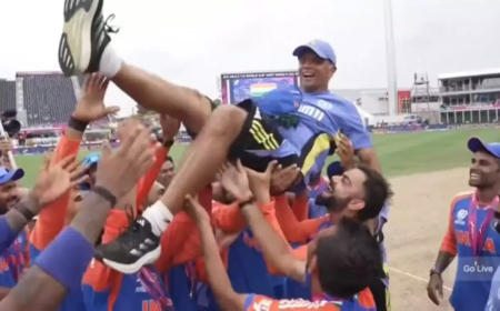 தரமாக விடை கொடுத்த ரோகித், கோலி.. டிராவிட்டை கொண்டாடிய வீரர்கள்!