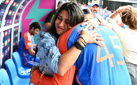 மைதானத்திலேயே படுத்த ரோஹித்... கன்னத்தை பிடித்த மனைவி.. நெகிழ்ச்சி சம்பவம்!