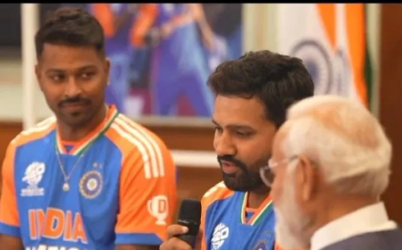 பிரதமர் மோடியுடன் ரோகித் சர்மா, விராட் கோலி விருந்து!