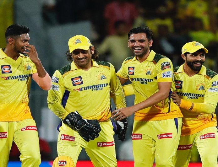 தோனிக்காக விதியை மாற்றிய பிசிசிஐ? செம ட்விஸ்ட்.. மகிழ்ச்சியில் சிஎஸ்கே ரசிகர்கள்!