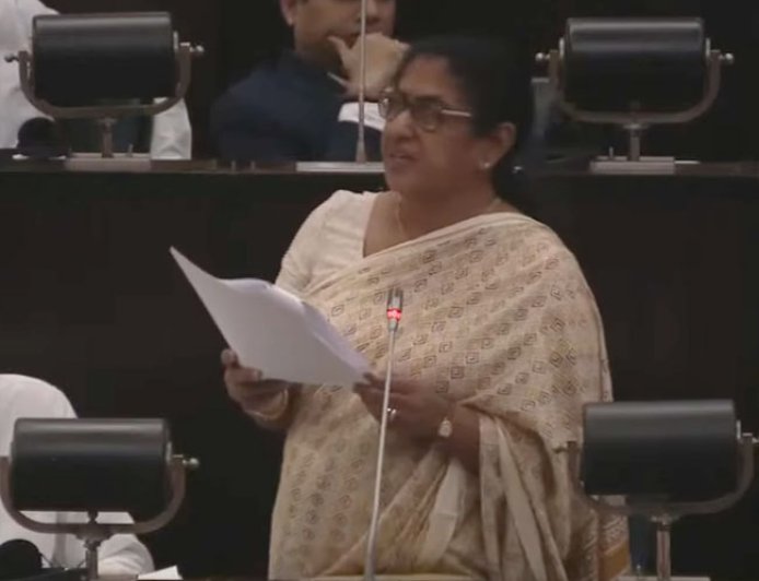 விசேட அறிவிப்புடன் எம்.பி பதவியை இராஜினாமா செய்தார் தலதா அத்துகோரள