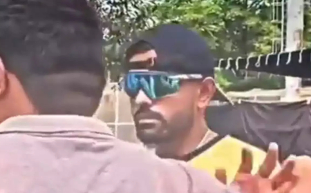 ரசிகரை மோசமான முறையில் நடத்திய பாபர் அசாம்... இப்படி செய்யலாமா? கொந்தளிக்கும் ரசிகர்கள்!