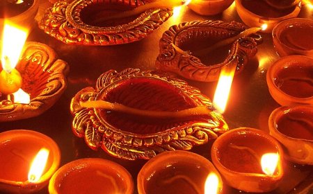 தீபாவளி திருநாளில் எத்தனை தீபங்கள் ஏற்ற வேண்டும் தெரியுமா?