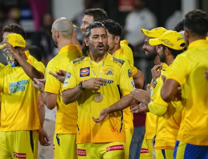 அஸ்வின் உட்பட ஐந்து வீரர்களை நீக்க சென்னை அணி தீர்மானம் முடிவு.. பட்டியல் இதோ!