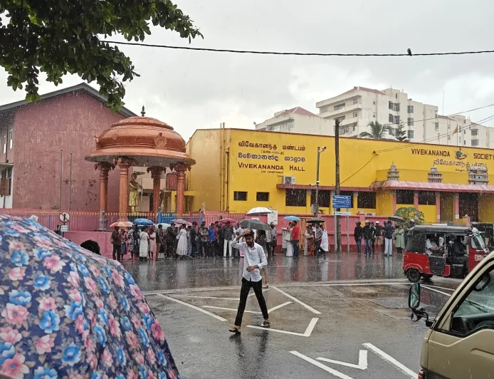 கொட்டாஞ்சேனையில் உயிரிழந்த மாணவிக்கு நீதிகோரி போராட்டம்