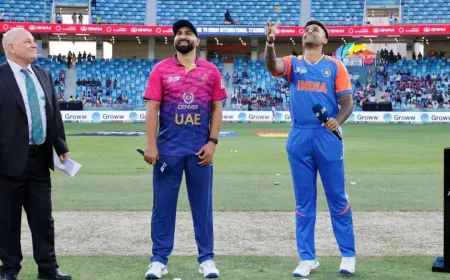 இந்தியாவின் பந்துவீச்சால் அரண்டு போன அமீரக அணி.... 57 ரன்களுக்கு ஆல்-அவுட்! இந்திய வீரர்கள் அசத்தல்!