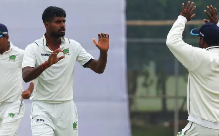 உலக கிரிக்கெட்டையே புரட்டிப்போட்ட சாதனை.. அடுத்தடுத்து 8 சிக்ஸ்.. 11 பந்துகளில் அதிவேக முதல் தர அரைசதம்!