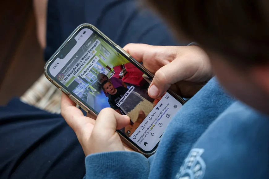 சிறுவர்கள் சமூக ஊடகங்களை பயன்படுத்த தடை;  மலேசியா வெளியிட்ட அதிரடி அறிவிப்பு