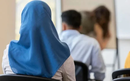 ஆஸ்திரியாவில் 14 வயதிற்கு கீழ் பள்ளி மாணவிகளுக்கு ஹிஜாப் தடை; வெளியான அறிவிப்பு