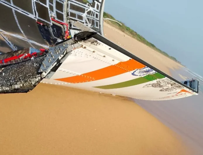 திருகோணமலை கடற்கரையில் ஒதுங்கிய இந்திய ராக்கெட்டின் பாகம்  – கடற்படை கண்காணிப்பு