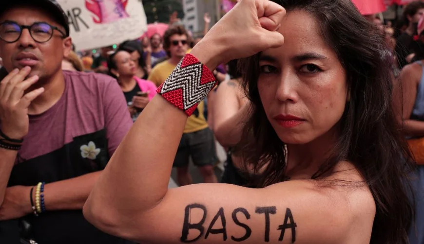 பிரேசிலில் பெண்கள் போராட்டம் – பாலின வன்முறைக்கு எதிராக குரல் எழுப்பிய லட்சக்கணக்கானோர்