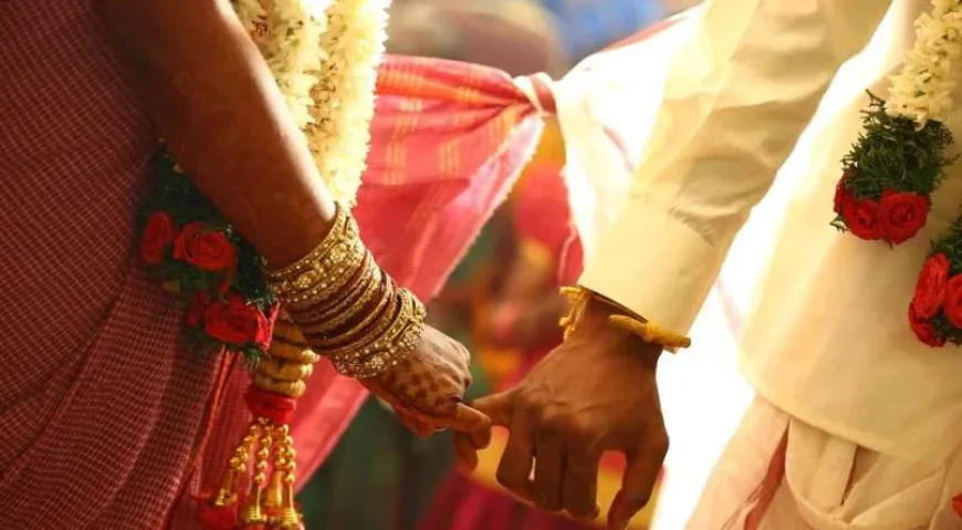 திருமண கோலத்தில் இளம்பெண் சடலமாக கண்டெடுப்பு; அருகே இளைஞர் உடல் – மர்ம மரணத்தால் பரபரப்பு