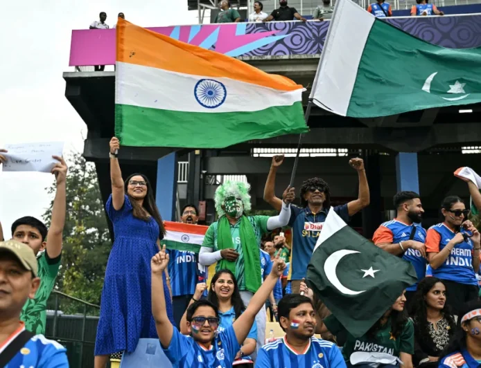 IND vs PAK: டாஸ் கைப்பற்றிய பாகிஸ்தான் பந்துவீச்சு தேர்வு – இந்திய அணியில் இரு மாற்றங்கள்