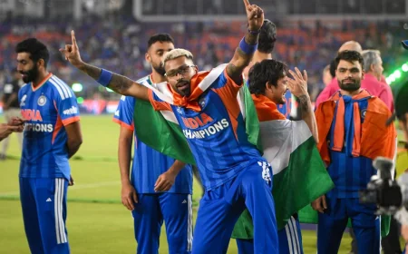 டி20 உலகக் கோப்பை வென்ற இந்திய அணிக்கு 131 கோடி பரிசு: கடந்த முறையைவிட அதிகமாக அறிவித்த பிசிசிஐ