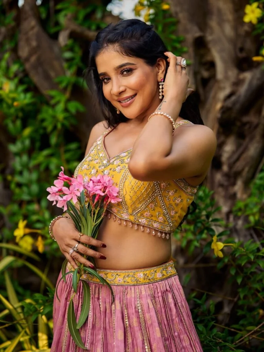 நடிகை சாக்ஷி அகர்வாலின் லேட்டஸ்ட் கிளிக்ஸ்