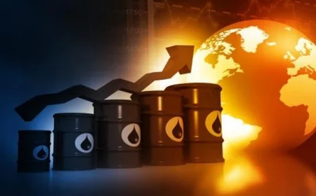 கிடுகிடுவென உயரும் எண்ணெய் விலை: ஹோர்முஸ் நீரிணை விநியோகத் தடையால் உலக நாடுகள் அதிர்ச்சி!