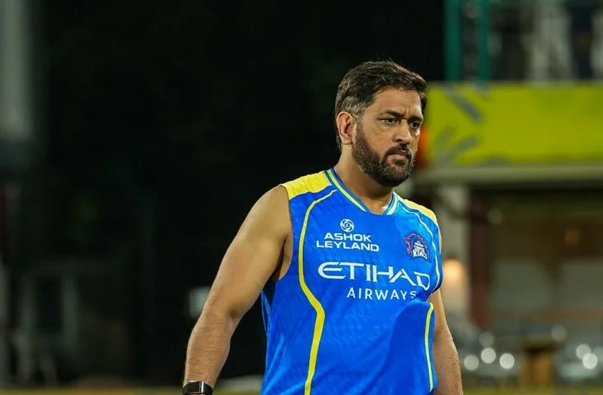 தோனிக்கு மீண்டும் காயம்: சிஎஸ்கே-யில் விளையாட முடியாத உண்மையை உடைத்த பிளெமிங்