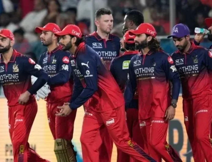 திட்டமிட்டு வேண்டுமென்றே தோல்வி அடைந்ததா ஆர்சிபி? பிளே-ஆஃப் செல்லும் முன் எடுத்த ரிஸ்க்!