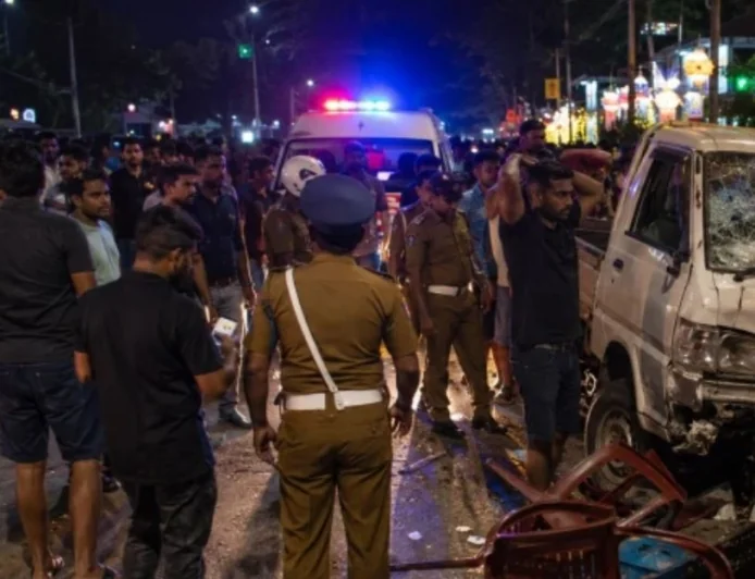 மீகொடையில் கோர விபத்து: தன்சல் வரிசையில் நின்றவர்கள் மீது கெப் மோதி 6 பேர் உயிரிழப்பு