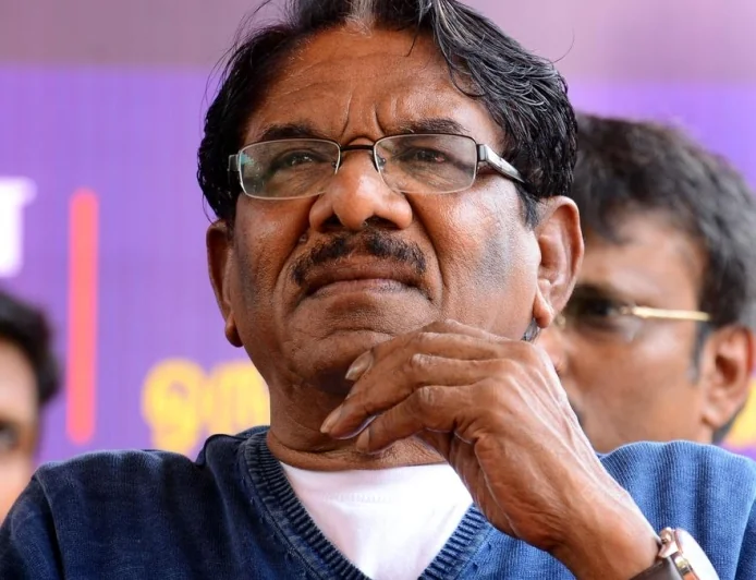 பாசத்துக்குரிய பாரதிராஜா உயிரிழப்பு – மகன் போன வலியோடு இயக்குநர் இமயமும் போய்விட்டார்