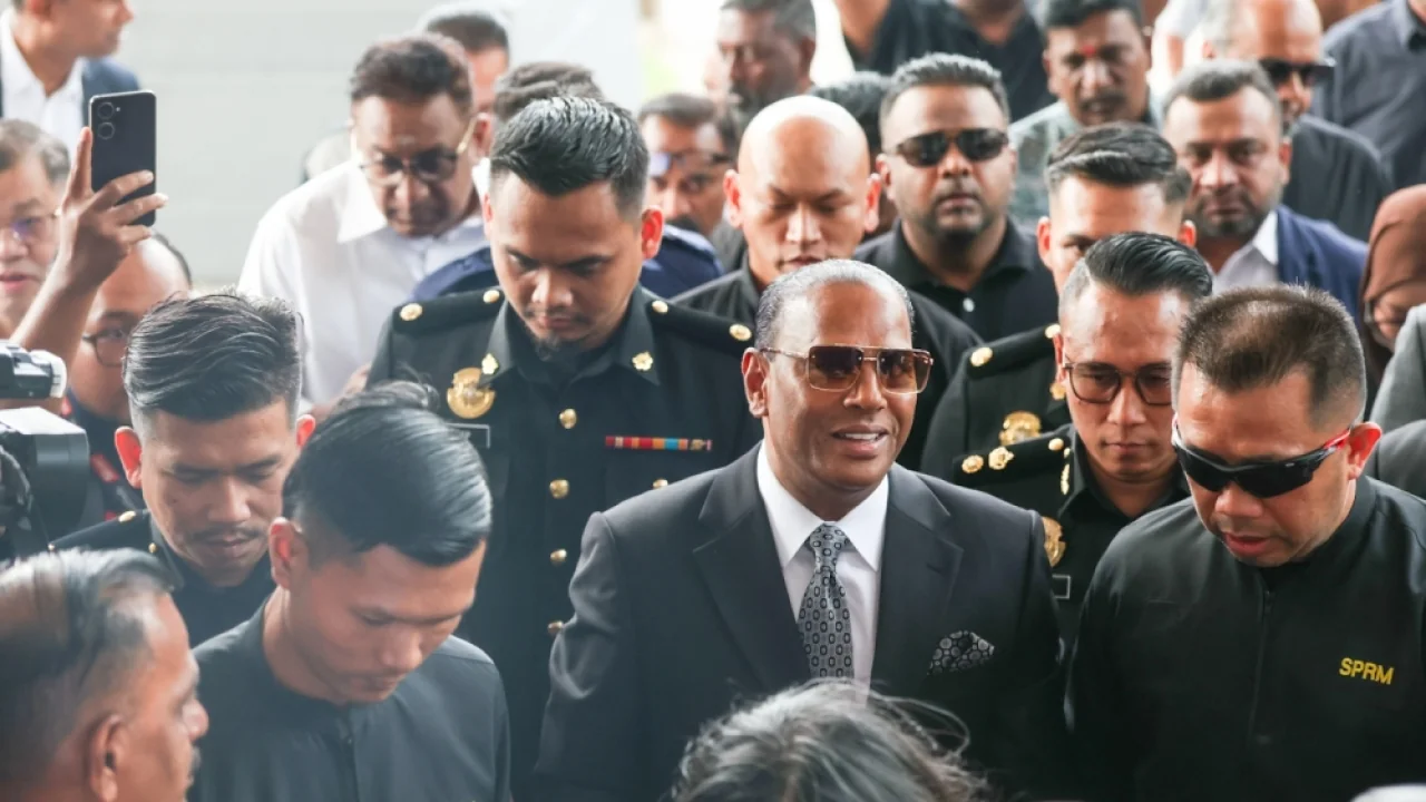 மலேசிய முன்னாள் அமைச்சர் எம். சரவணன் மீது ஊழல் குற்றச்சாட்டு – நீதிமன்றத்தில் விசாரணை!