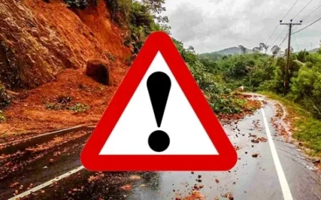 கண்டி, நுவரெலியா, கேகாலை மாவட்டங்களில் தொடர் மண்சரிவு சிவப்பு எச்சரிக்கை - பாடசாலைகளுக்கு விடுமுறை