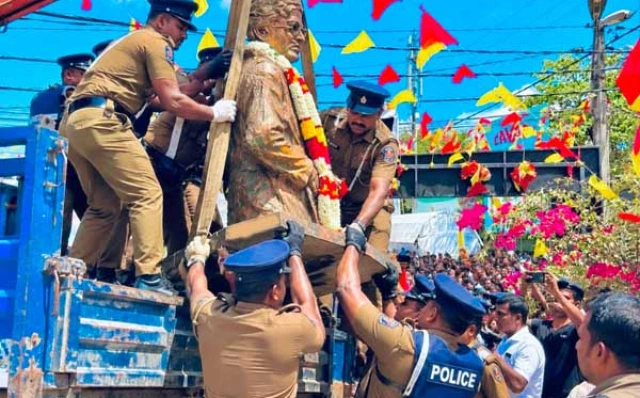 நல்லூரில் திலீபனின் சிலை பொலிஸாரால் அகற்றம்: தமிழரசுக் கட்சிக்கு தொடர்பில்லை என யாழ் மாநகர முதல்வர் விளக்கம்