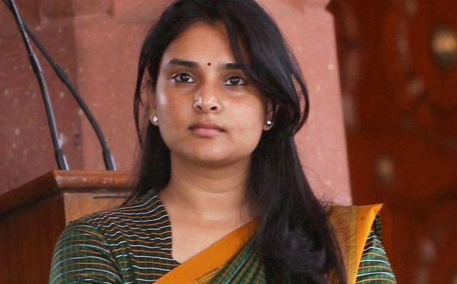 சமூக வலைத்தள அவதூறு வழக்கு: 21 பேர் கைதானாலும் வழக்கை வாபஸ் பெற மாட்டேன் என நடிகை ரம்யா திட்டவட்டம்