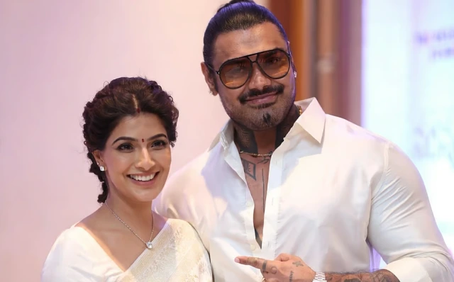 குழந்தையை வளர்க்க தயாராக இல்லாவிட்டால் பெற்றெடுக்காமல் இருப்பதே நல்லது: நடிகை வரலக்ஷ்மி சரத்குமார் 